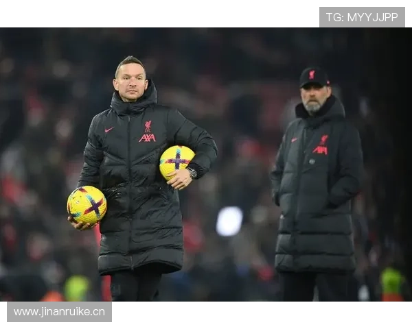 曼城更新迟缓，内部活力承压引发球队近期表现波动