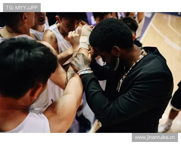 欧文训练完顺手给理疗师转了六位数小费